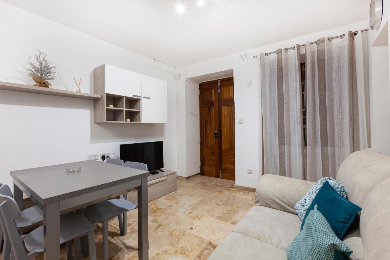 Designer Home With Comfy Sofa In Central Valletta By 360 Estates Valeta Exterior foto