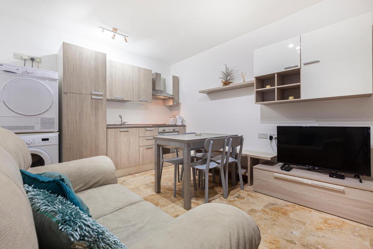 Designer Home With Comfy Sofa In Central Valletta By 360 Estates Valeta Exterior foto