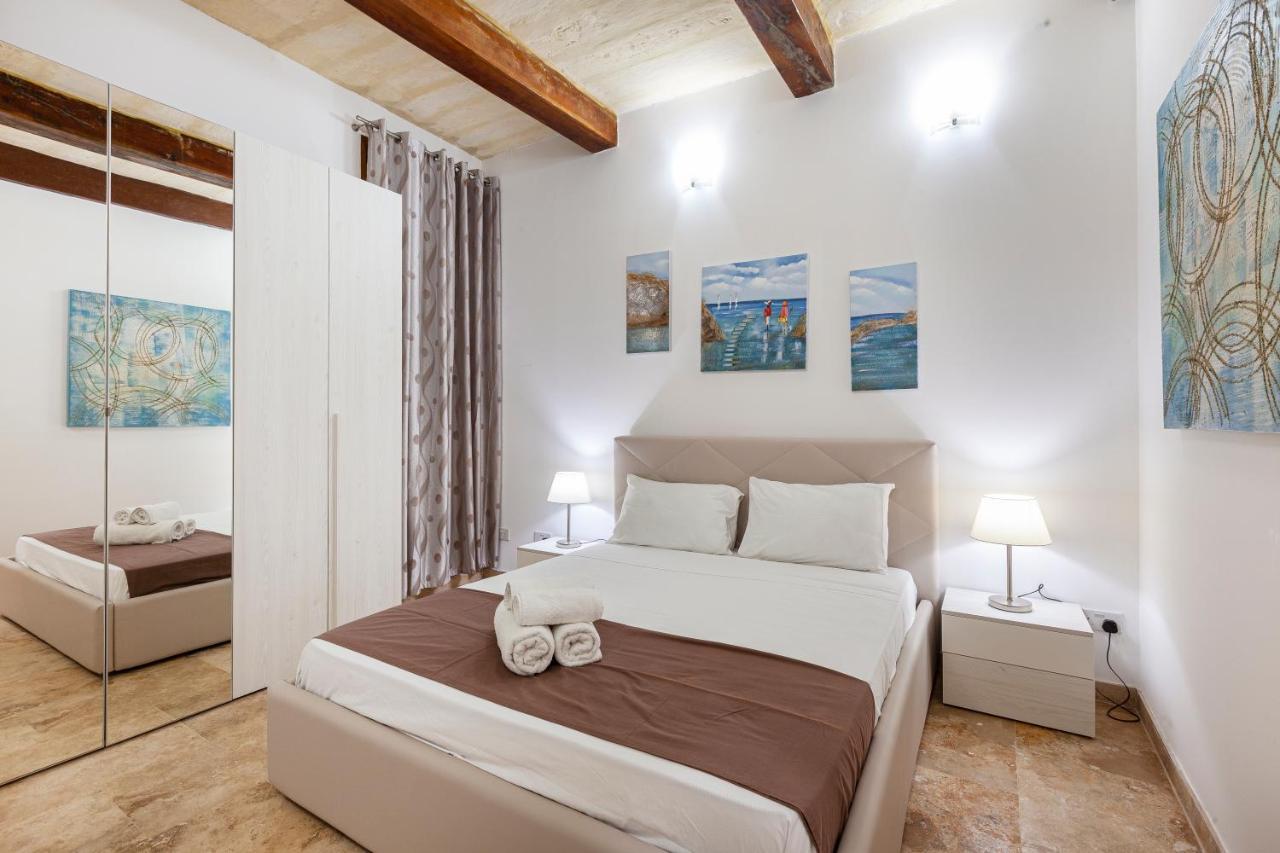 Designer Home With Comfy Sofa In Central Valletta By 360 Estates Valeta Exterior foto